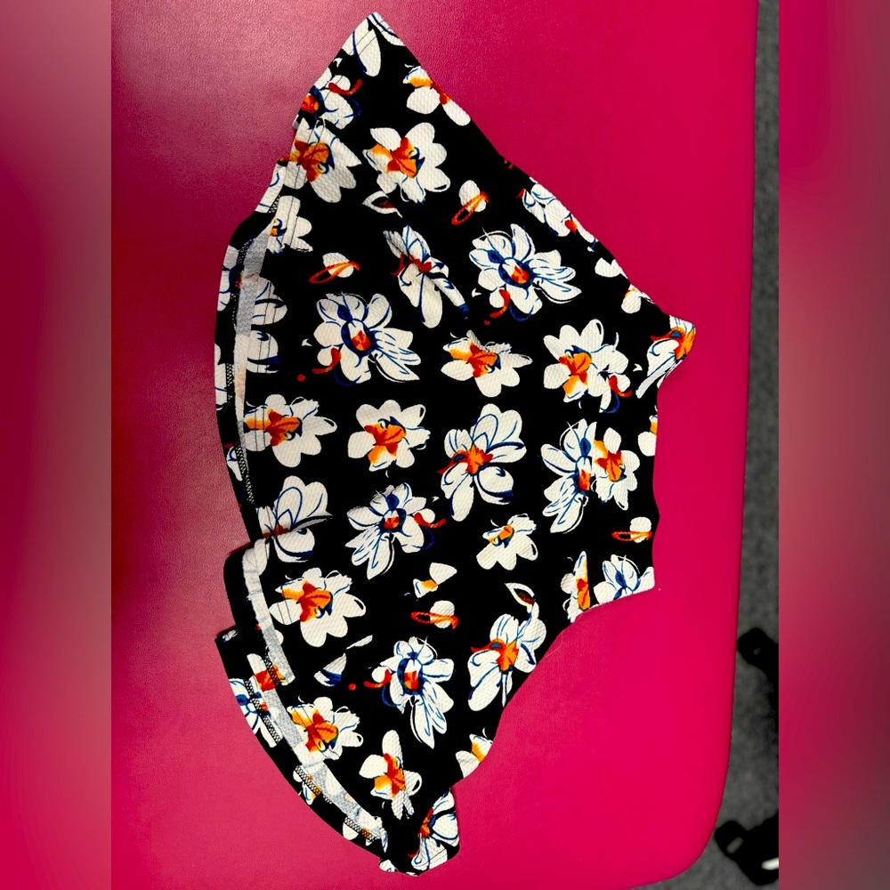 Juniors floral skirt